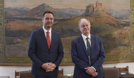Konjufca pritet nga homologu grek, i kërkon thellim të bashkëpunimit