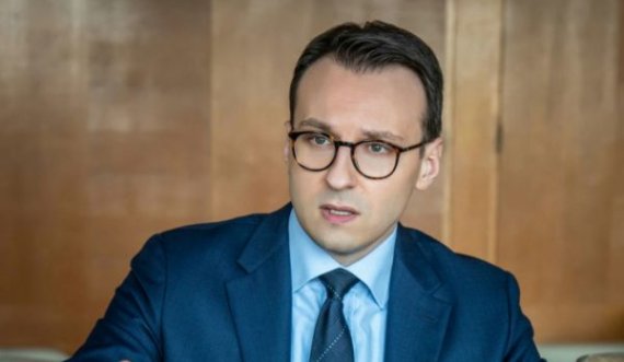 Petkoviq reagon pas vendimit të fundit të qeverisë për reciprocitet, thotë se Kurti po përgatit luftë