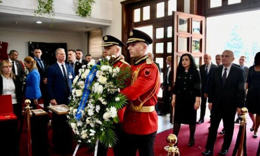 I jepet lamtumira e fundit ish-presidentit Nishani, Osmani: Populli i Kosovës, përherë mirënjohes