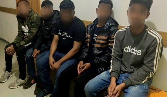 Pesë shtetas të Banglladeshit hyjnë ilegalisht nga Shqipëria në Kosovë, ndalohen nga policia