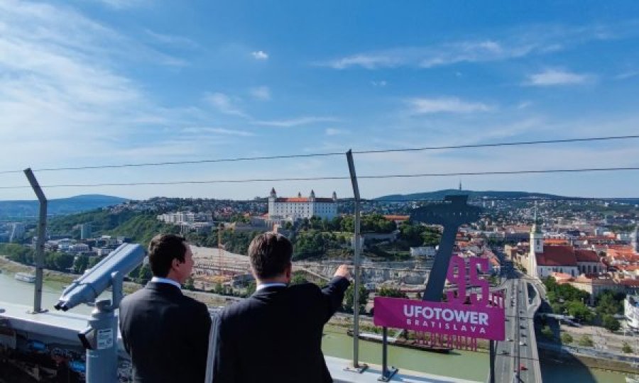 Kurti e Lajçak takim në Bratisllavë, kryeministria tregon çfarë diskutuan
