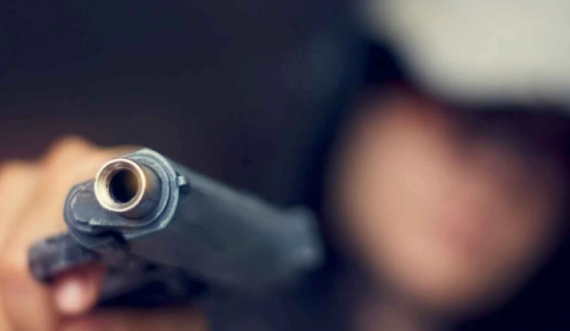 Arrestohet gruaja në Deçan, duke manovruar me revole e plagosi veten
