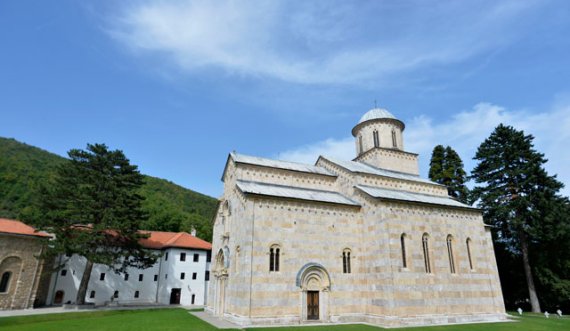 Kisha Ortodokse Serbe në Kosovë ndërprenë kontaktet me autoritetet në Prishtinë