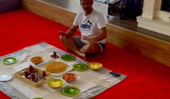 Labi e shtron mëngjesin në 'tokë'