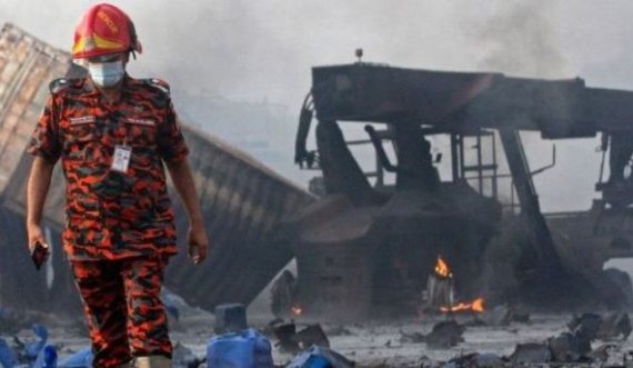 Shkon në 30 numri i të vdekurve nga shpërthimi në një depo