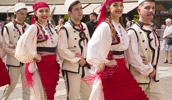 Prezantimi i dytë i suksesshëm i ansamblit shqiptar në festivalin e 27-të 'Duna Carneval' në Budapest