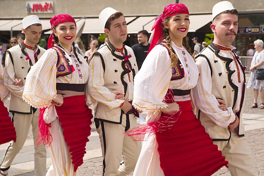 Prezantimi i dytë i suksesshëm i ansamblit shqiptar në festivalin e 27-të 'Duna Carneval' në Budapest