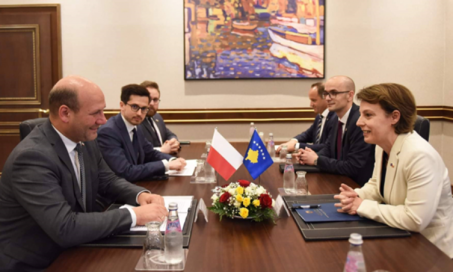 Gërvalla kërkon ndihmë nga Polonia për liberalizimin e vizave