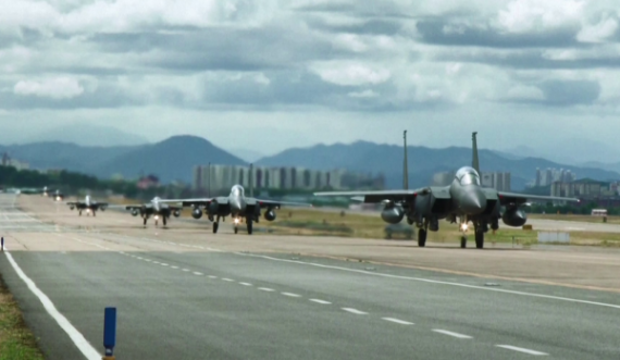 Avionët amerikanë “rrethojnë” Korenë e Veriut