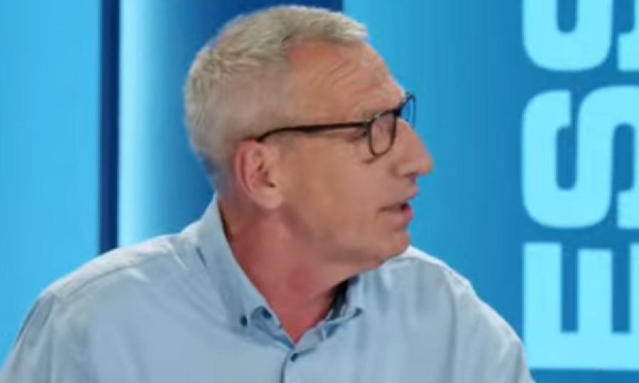 Klinaku me fjalë të rënda për Kurtin: S’është i majtë as i djathtë, as i verdhë as i kuq, është i zi futë