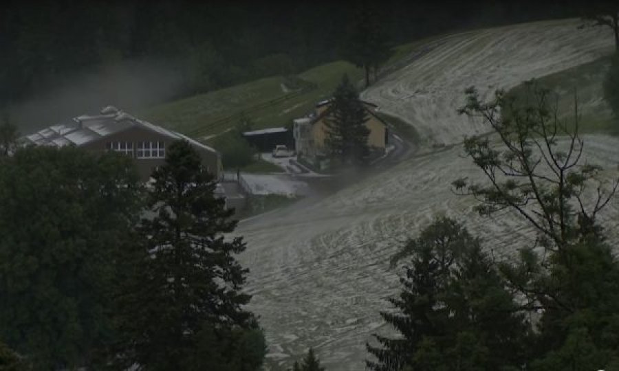 Stuhi të fuqishme dhe breshër edhe në Zvicër, tre të lënduar