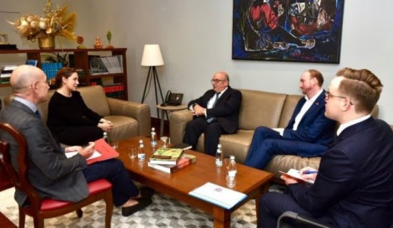 Xhaçka-Peach: Avancimi i dialogut Kosovë-Serbi, kyç për stabilitetin e rajonit