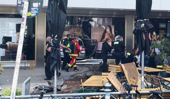 U fut mes turmës në Berlin duke vrarë një person e lënduar 30 të tjerë, çfarë u gjet në automjetin e autorit
