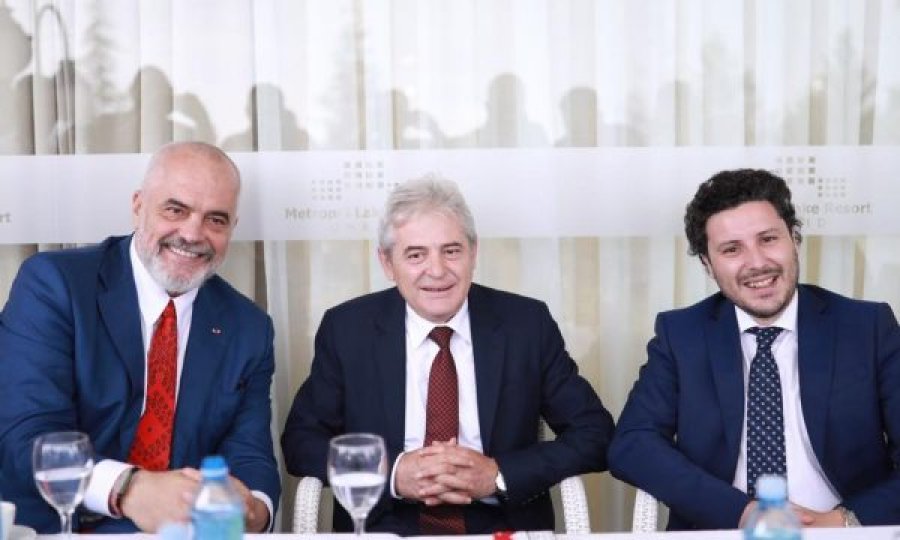 Rama për foton me Ali Ahmetin e Abazoviqin: Open Brothers