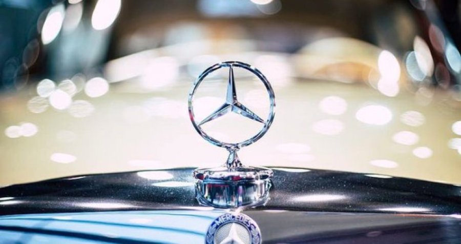 Shkaku i defektit në frena, Mercedes kërkon t’i tërheq nga tregu afro 1 milion makina nga tregu