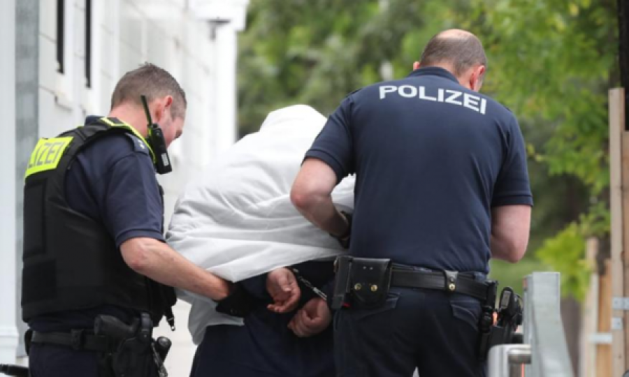 Arrestohet shoferi që hyri me veturë në turmë në Gjermani: Emër i njohur për policinë