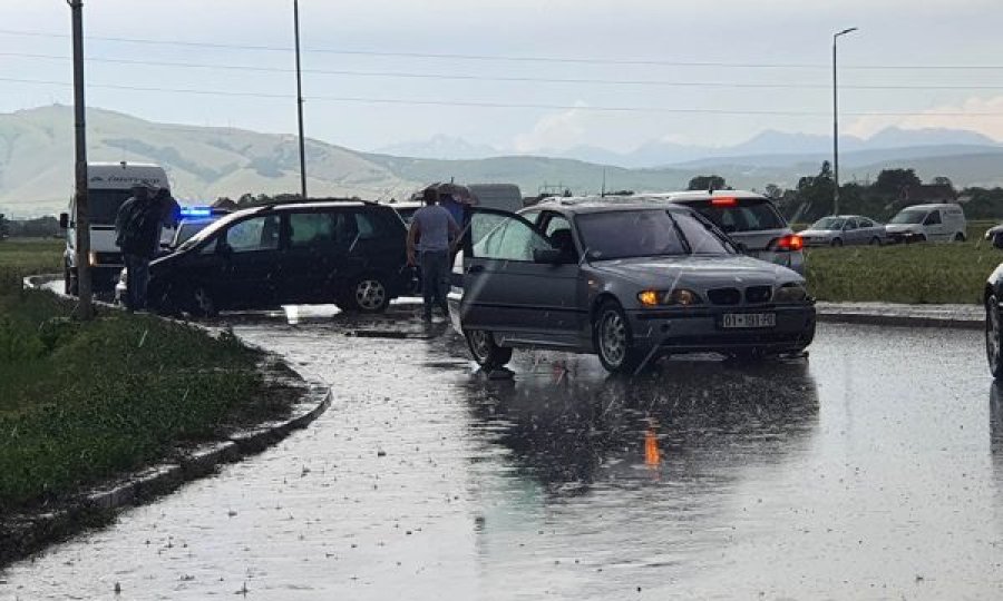 Aksident në Graçanicë, një person dërgohet në spital