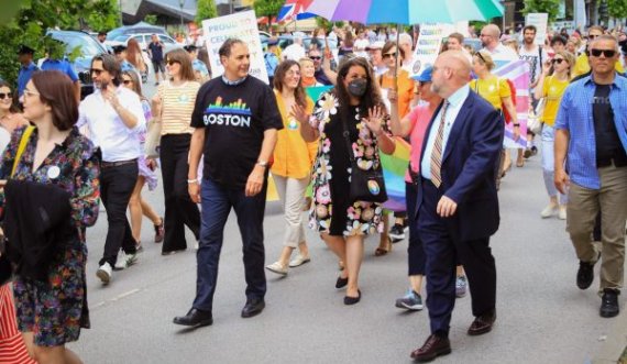 Hovenier: Krenar që mora pjesë në Paradën e Krenarisë në Prishtinë