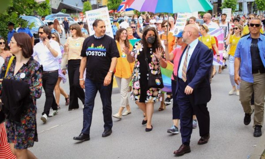 Hovenier: Krenar që mora pjesë në Paradën e Krenarisë në Prishtinë