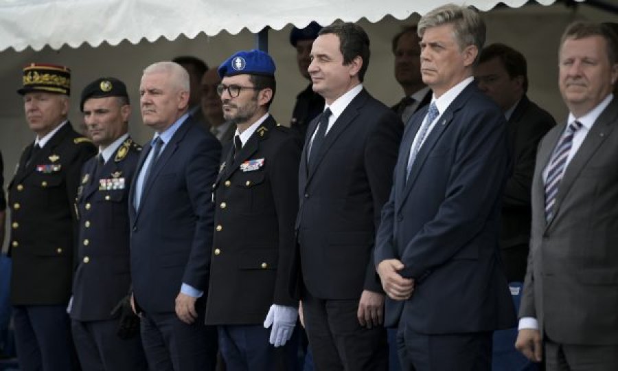 Kurti mori pjesë në ceremoninë e ndarjes së medaljeve për pjesëtarët e EULEX-it