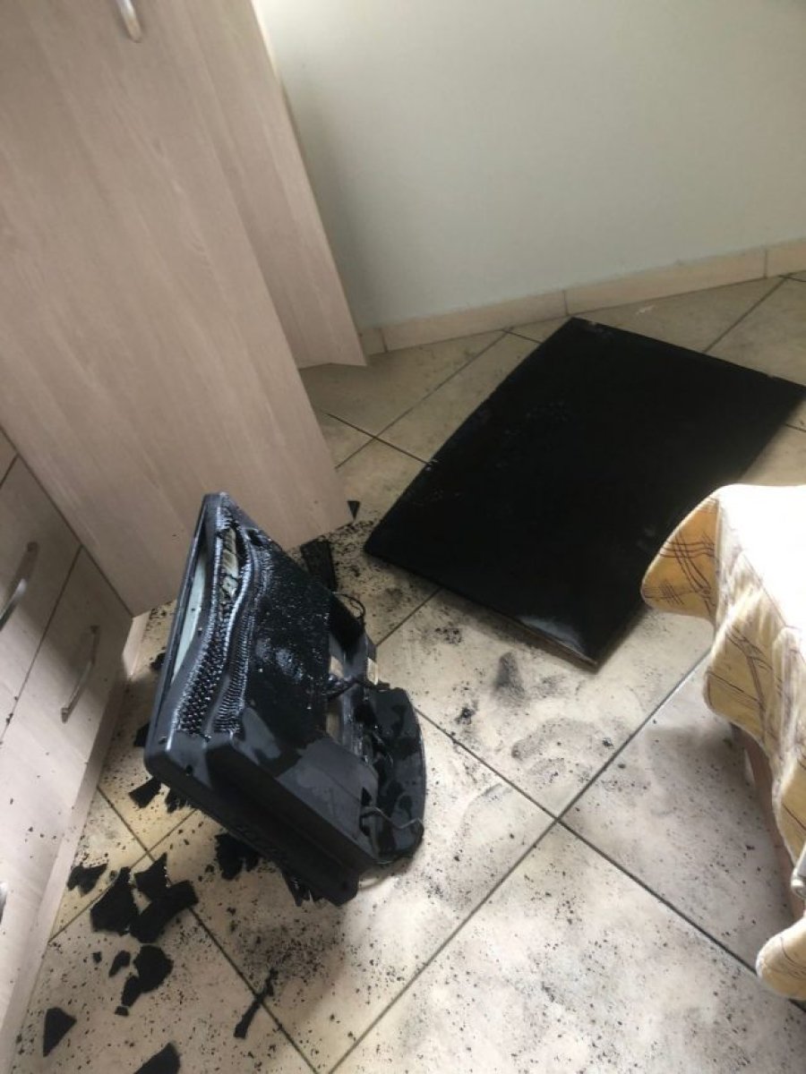 Televizorë të djegur, dollapë të shkrumbuar, dëmet që shkaktoi rrufeja në Sarandë