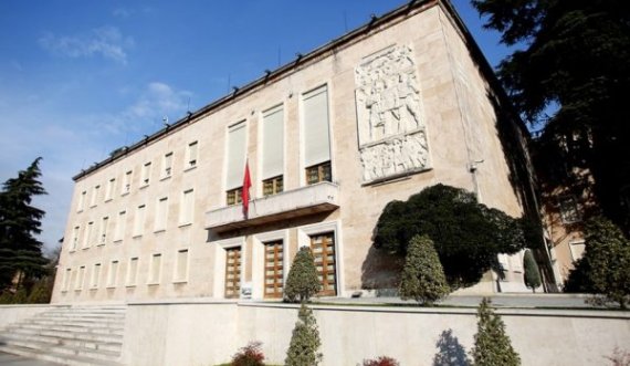 Miratohet vendimi, qeveria shqiptare jep 1 milion euro ndihmë për Ukrainën
