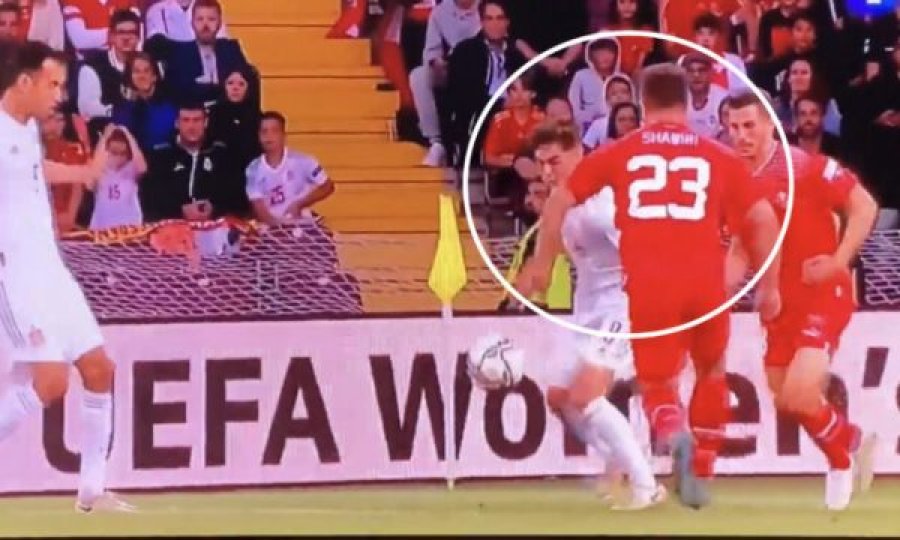 Momenti kur Gavi e lë “fjetë” Shaqirin, pastaj faulohet nga Xhaka