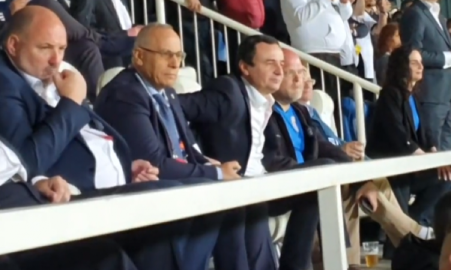 A i shpëtoi kuleta Kurtit mbrëmë në tribunën VIP të stadiumit