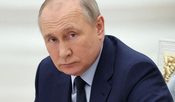 Putin merr me vete jashtëqitjen dhe urinën gjatë udhëtimeve – frikësohet se mund të kuptohet se sa është i sëmurë