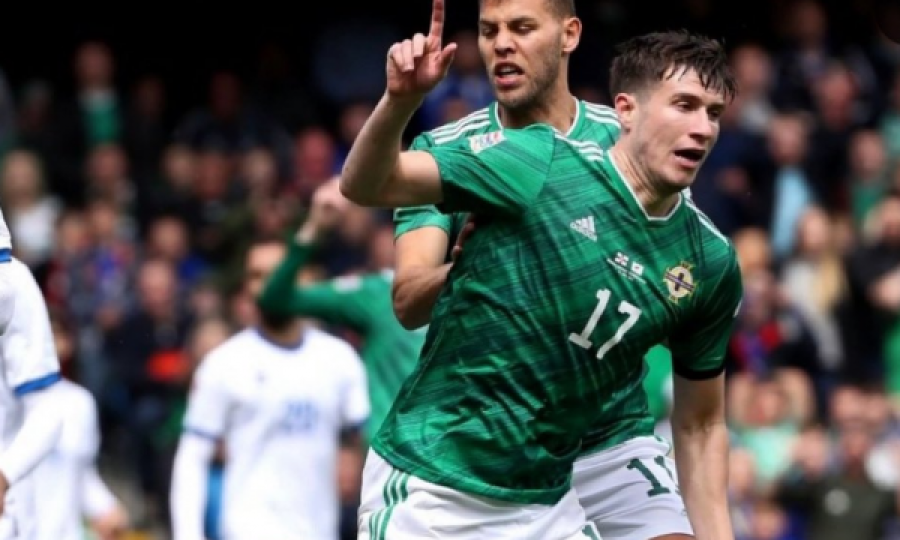 Irlanda e Veriut shkrin epërsinë e dy golave dhe nxjerr një pikë ndaj Qipros