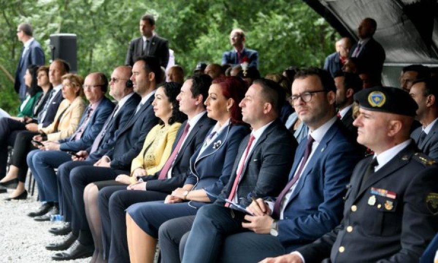 Opozitarët e shënojnë vetë Ditën e Çlirimit, nuk shkojnë në organizimin e Osmanit