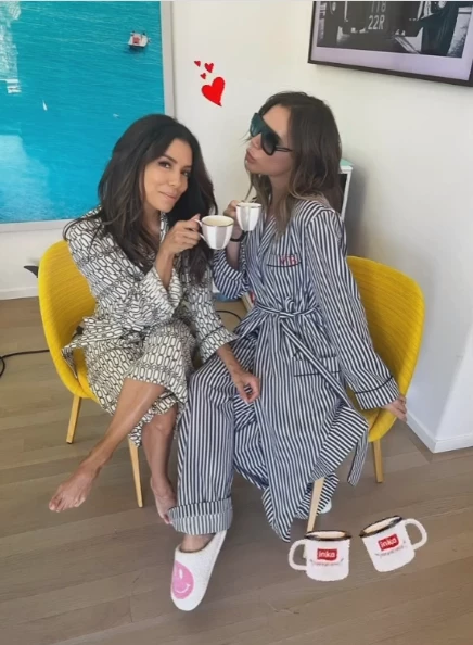 Victoria Beckham na tregon se si të jemi elegante në shtëpi