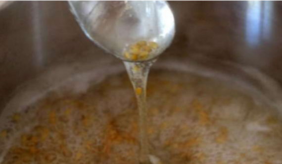 Kura ideale, largon sheqerin dhe pastron stomakun nga toksinat