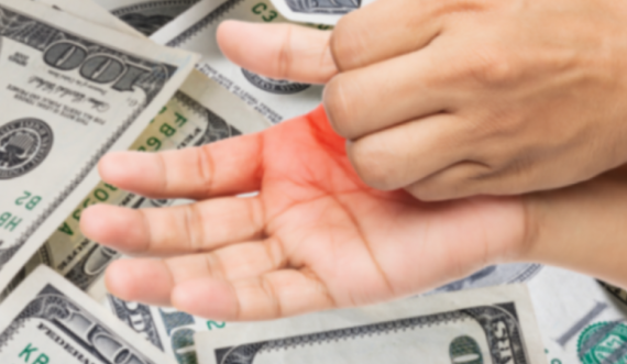 Jep apo merr para? Ja çfarë do të thotë nëse të kruhet dora