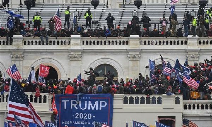 Dëshmi mbi trysninë që Trump ushtroi ndaj Pence për të përmbysur rezultatin e zgjedhjeve