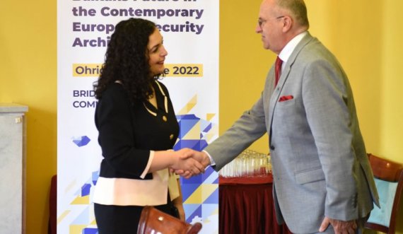 Osmani takohet me ministrin e Jashtëm të Polonisë