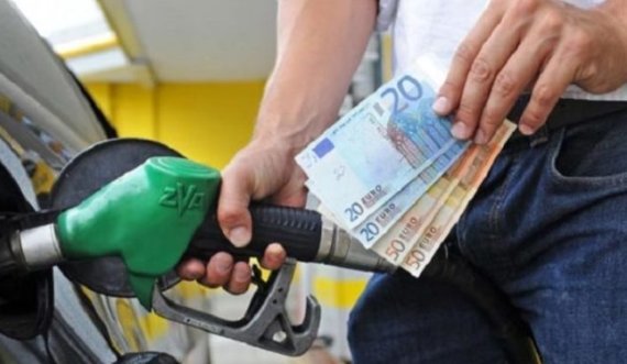 Nafta lirohet në botë, në Kosovë vazhdon të shtrenjtohet