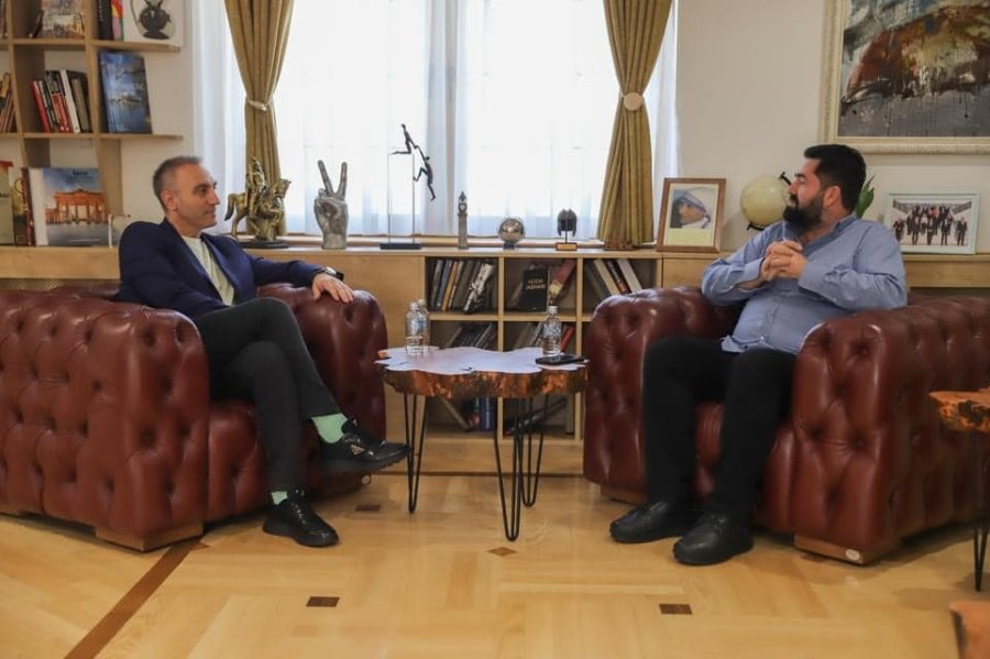  Zëvendëskryeministri i parë i Maqedonisë së Veriut Artan Grubi priti në takim drejtorin e Ansamblit shqiptar në RMV Shkodran Tolaj