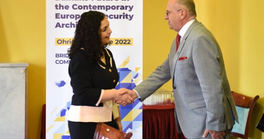 Osmani takohet me ministrin e Jashtëm të Polonisë