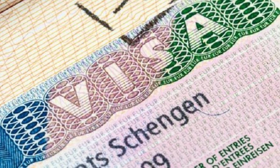 Arrest shtëpiak ndaj të akuzuarës se mori mbi 61 mijë euro nga 29 persona për rregullimin e vizave