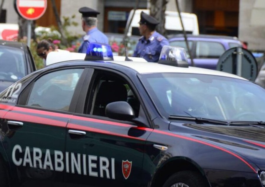 Itali/ Drejtonte makinën pa patentë prej 16 vitesh, shqiptari rrezikon deri në 45 mijë euro gjobë