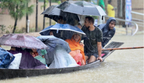 Përmbytjet në Bangladesh dhe Indi shkaktojnë viktima