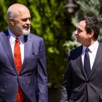 Molliqaj: I papranueshëm bullizmi i Edi Ramës ndaj Albin Kurtit