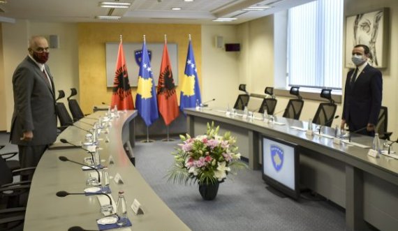 Rama me ministra në Prishtinë për mbledhjen e dy qeverive, kjo është agjenda