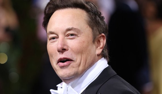 Djali i Elon Musk kërkon të ndryshojë gjininë dhe mbiemrin, arsyeja lidhet me babain e tij