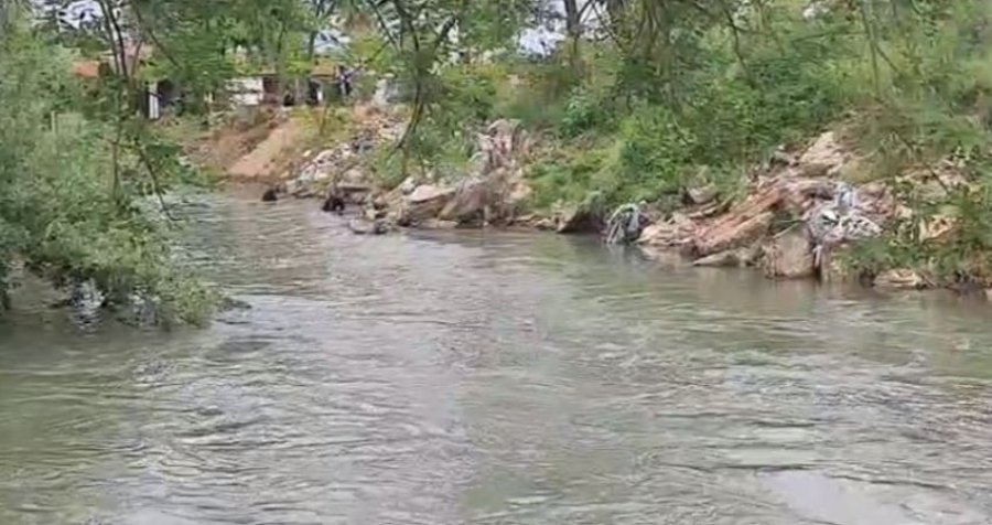 Gjendet i vdekur një person në lumin e Klinës