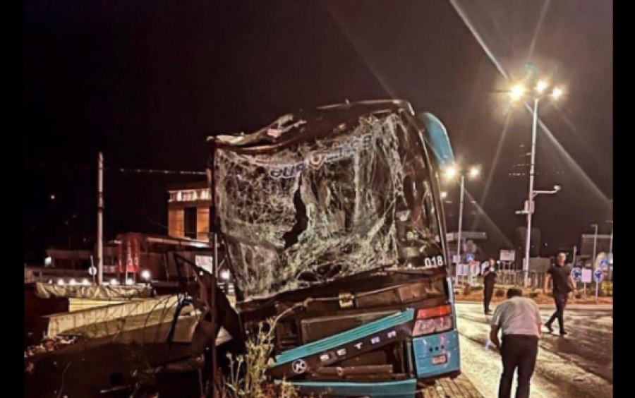 Aksident i rëndë në rrugën Gjilan-Ferizaj, i përfshirë një autobus