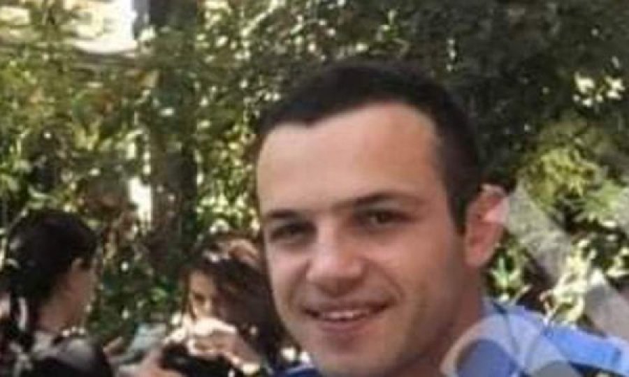 Haris Kelmendi edhe me një aktakuzë, akuzohet se rrahu personin që ia drejtoi armën dhe ia kërkoi “Snap’in” të dashurës së tij