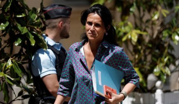 Ministrja e sapoemëruar në qeverinë e Macron akuzohet për përdhunimin e dy grave