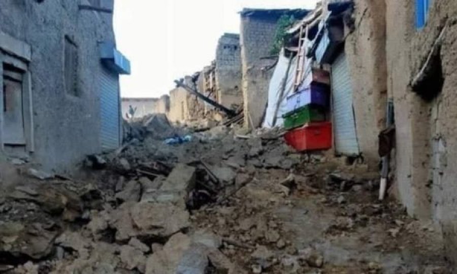 Rrënim dhe vdekje nga tërmeti që vrau mbi 1 mijë persona